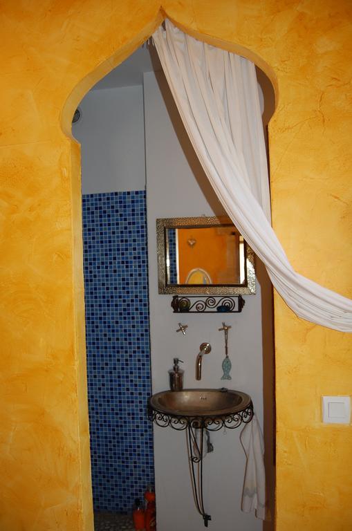 Maison D'Hotes Le Mas De Lila Vers-Pont-du-Gard Kamer foto