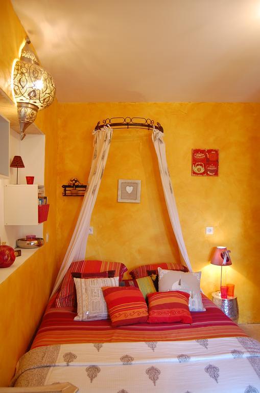 Maison D'Hotes Le Mas De Lila Vers-Pont-du-Gard Kamer foto